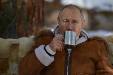 Путин, пьет, кровь, пантовые ванны