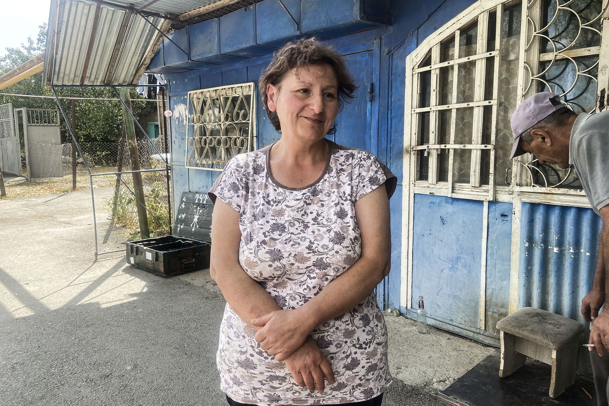 Армянская женщина в приграничном селе 