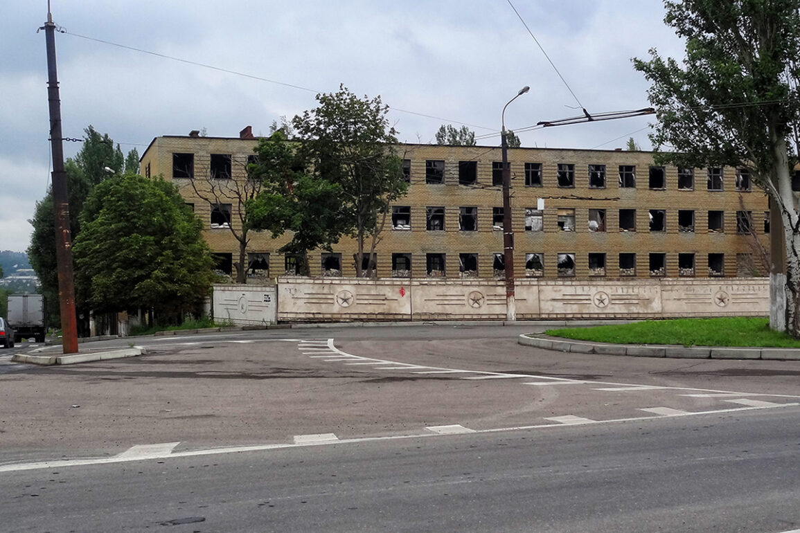 Опустевшее здание в Донецке на улице Куприна