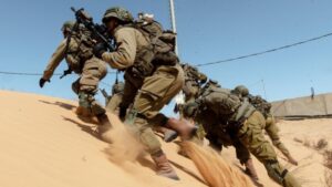 Солдаты армии обороны Израиля на учениях в пустыне. Архивное фото. Фото: пресс-служба АОИ